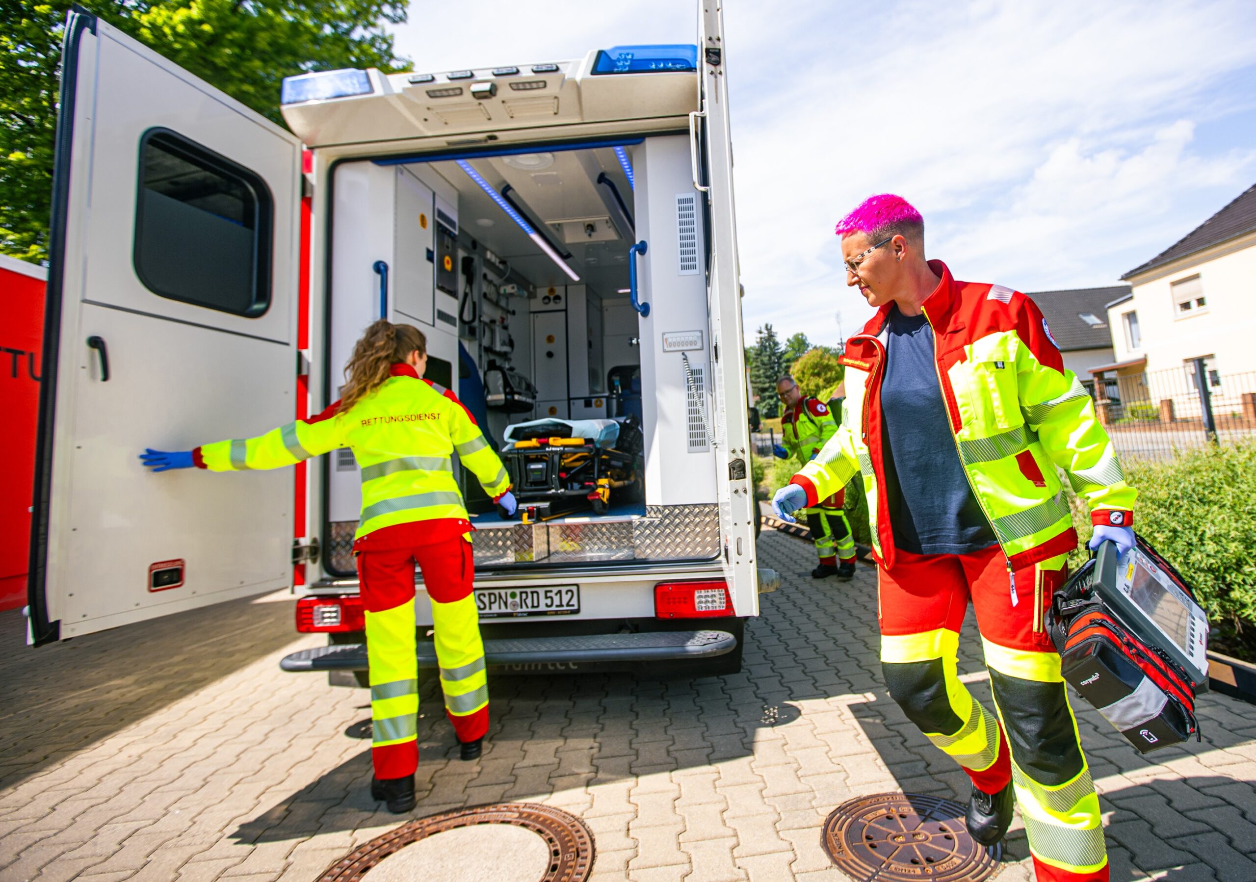 Mitarbeiterinnen des Rettungsdienstes Spree-Neiße